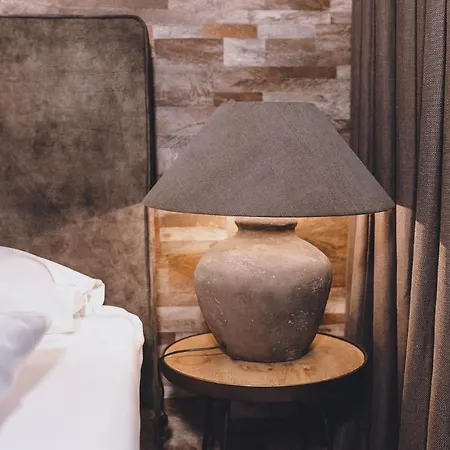 Alpine Living By We Rent * Τσελ αμ Ζέε