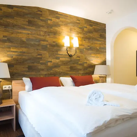 Alpine Living By We Rent, Summercard Included Apartment Zell am See