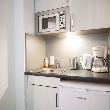 Alpine Living By We Rent Τσελ αμ Ζέε