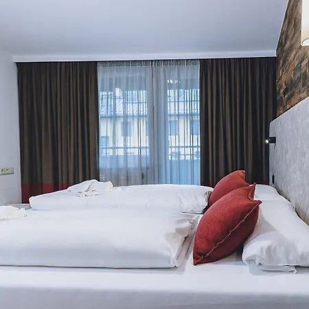 Alpine Living By We Rent * Τσελ αμ Ζέε