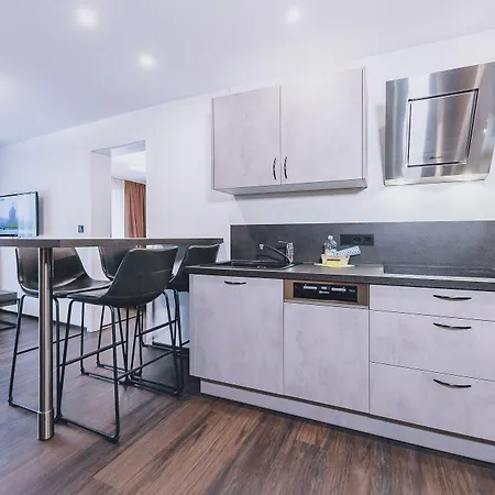 Alpine Living By We Rent, Summercard Included Apartment Zell am See