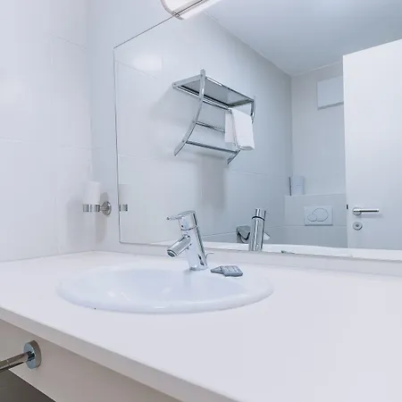 Apartment Alpine Living By We Rent, Summercard Included