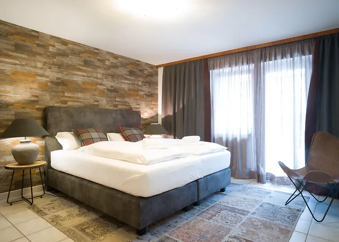 Alpine Living By We Rent, Summercard Included 公寓