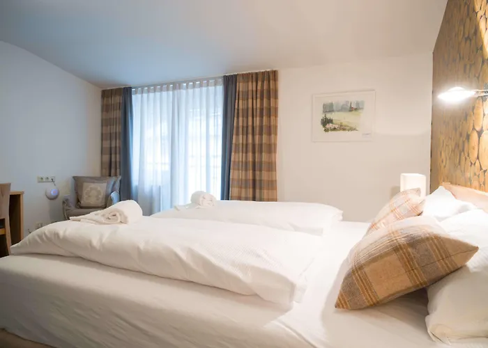 Alpine Living By We Rent, Summercard Included 公寓